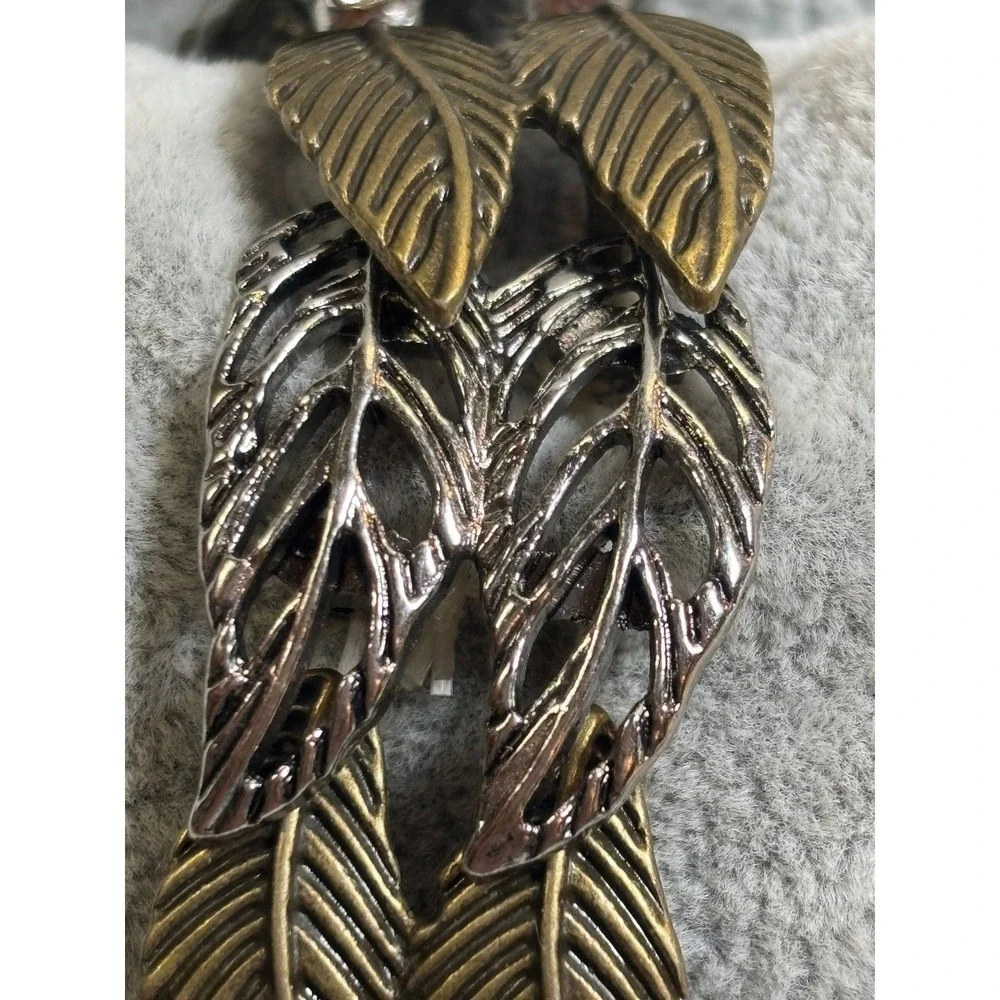 #54. Multi-toned Leaf Stretch Bracelet